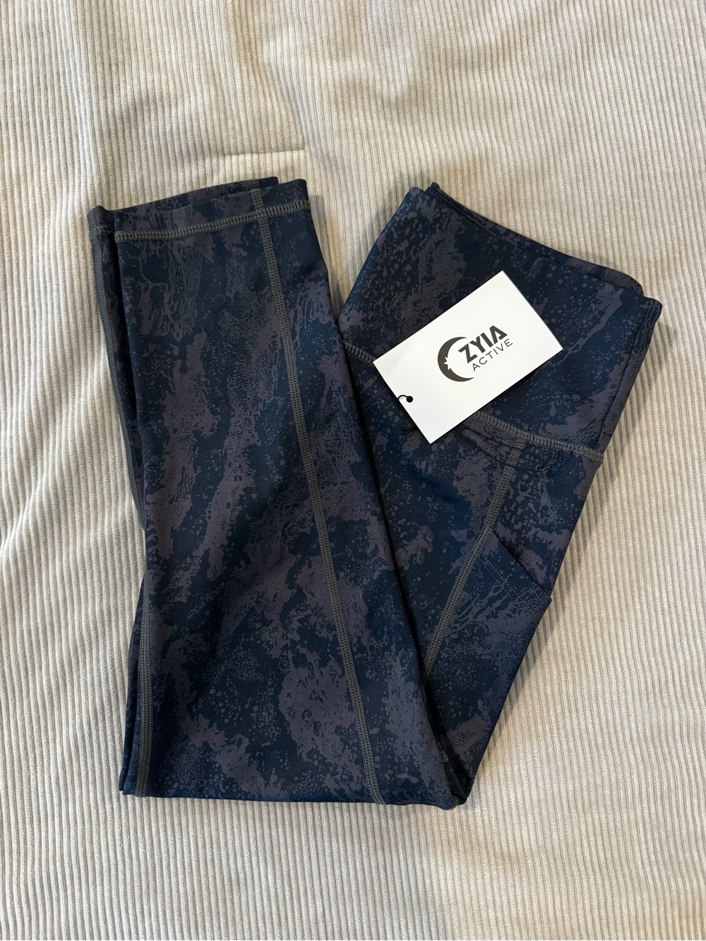 NWT Zyia Active Charcoal Mood Light n Tight Hi-Rise Capri